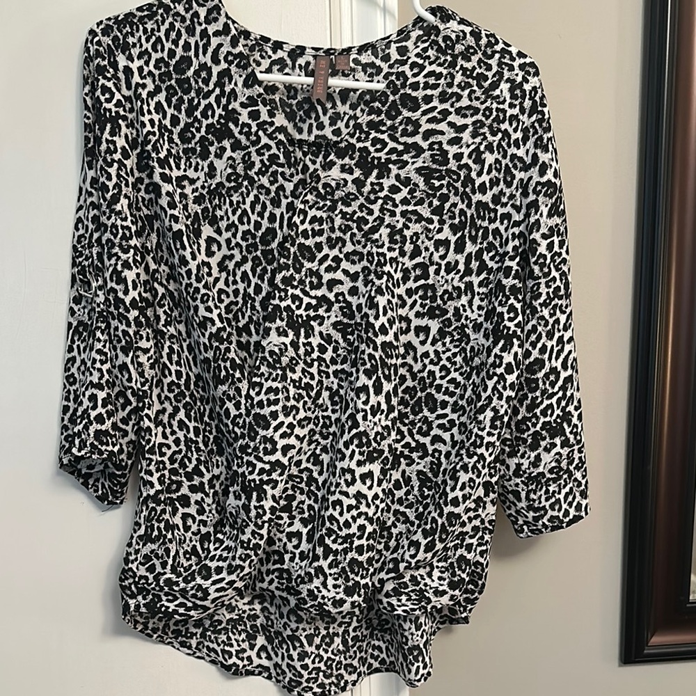 Fitted Black and White Animal Print Blouse with 3/4 Sleeves